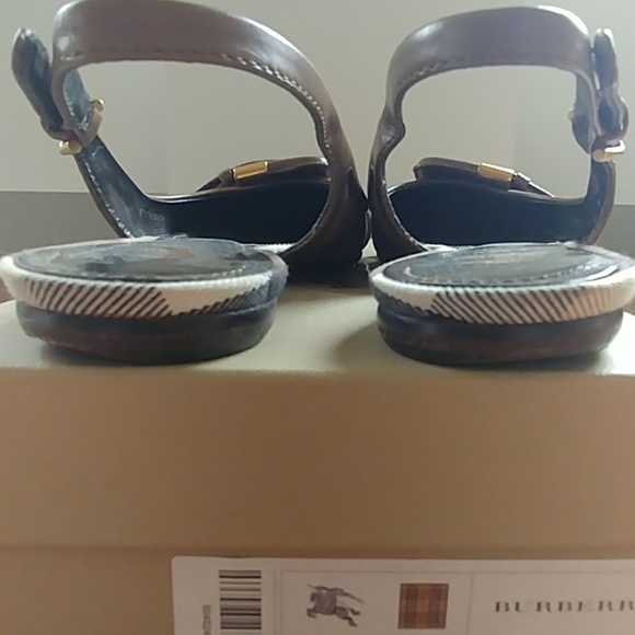 Burberry w/box 6 - 7.5 fits bc adjustable strap - Picture 6 of 6